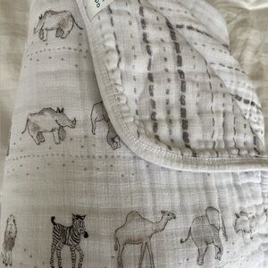 aden anais African Animals 4 Layer Muslin Dream Blanket Camel Lion Zebra